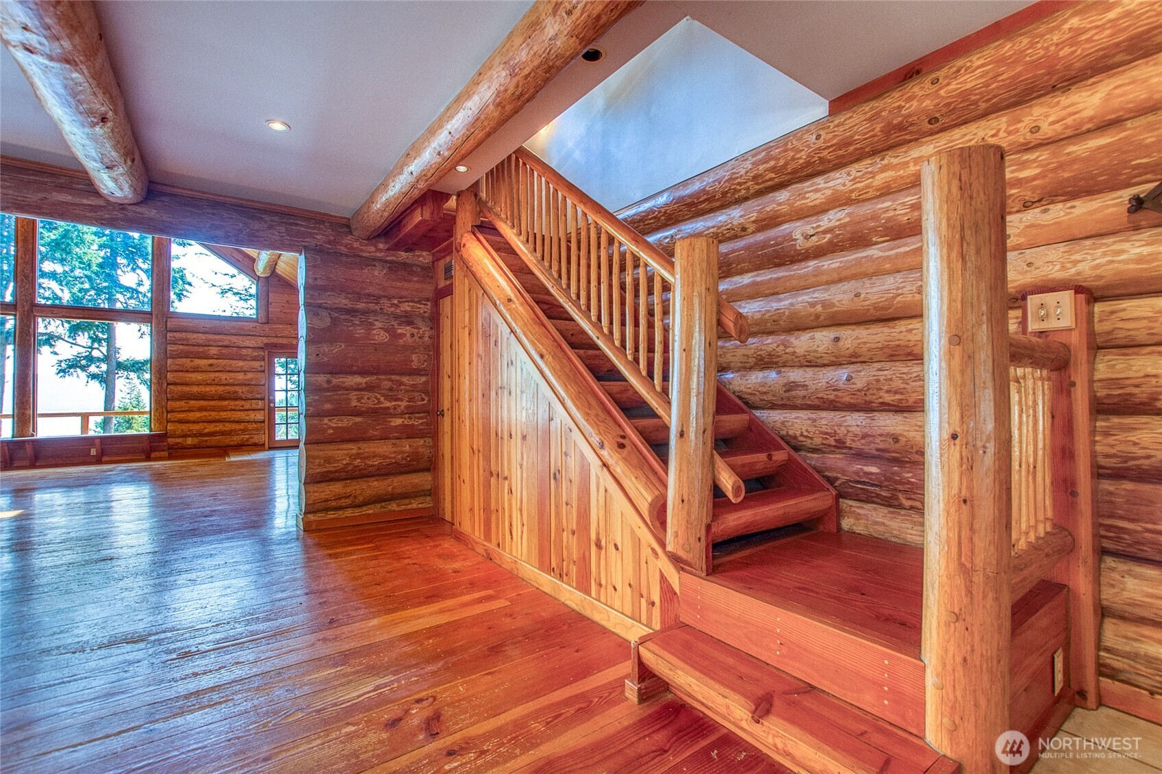245 Roehl's Hill Road Orcas Island, WA 98279 - Photo 27 of 40 a view of entryway and hall with wooden floor