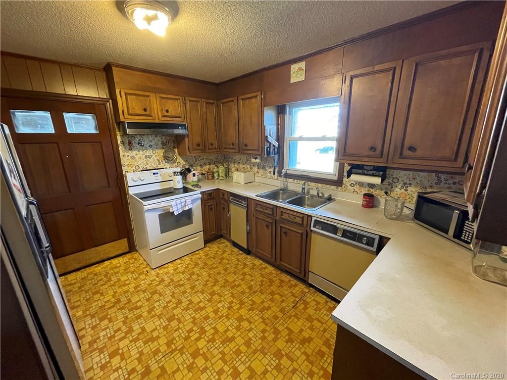 2175 Dobys Bridge Road Fort Mill, SC 29715 - Photo 5 of 17 Gallery Image 5
