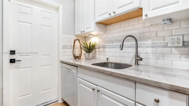 a close view of sink and tap