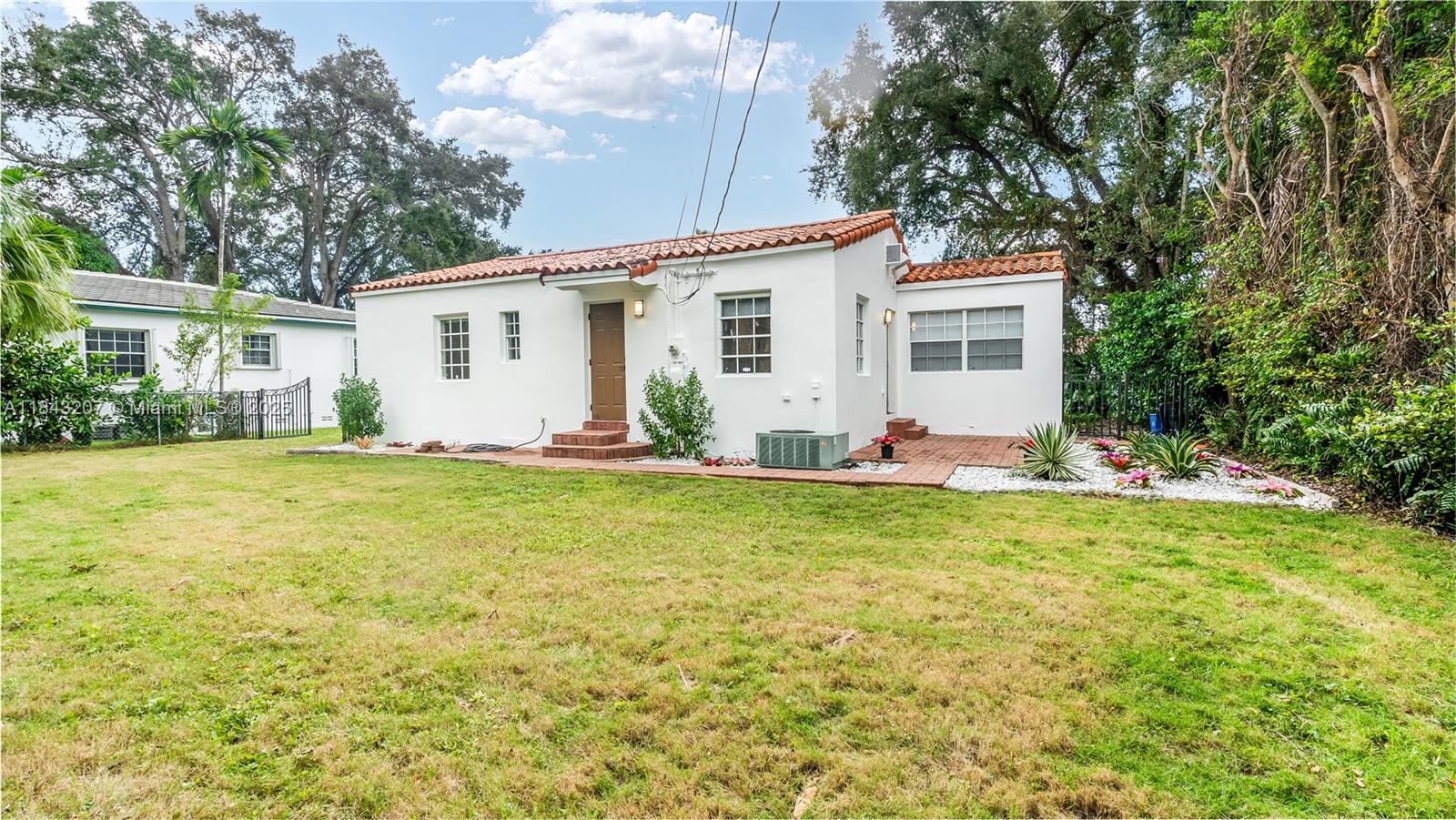 49 Alcantarra Avenue Coral Gables, FL 33134 - Photo 9 of 31