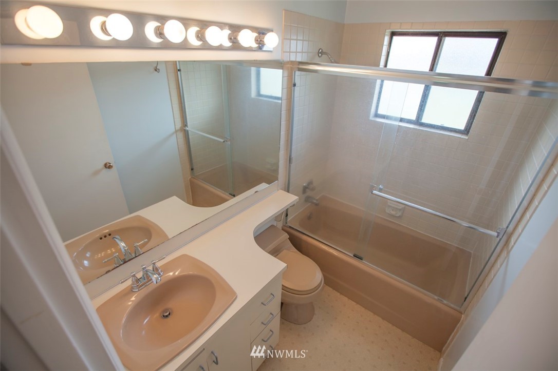 4089 Y Road Bellingham, WA 98226 - Photo 11 of 25 Gallery Image 11