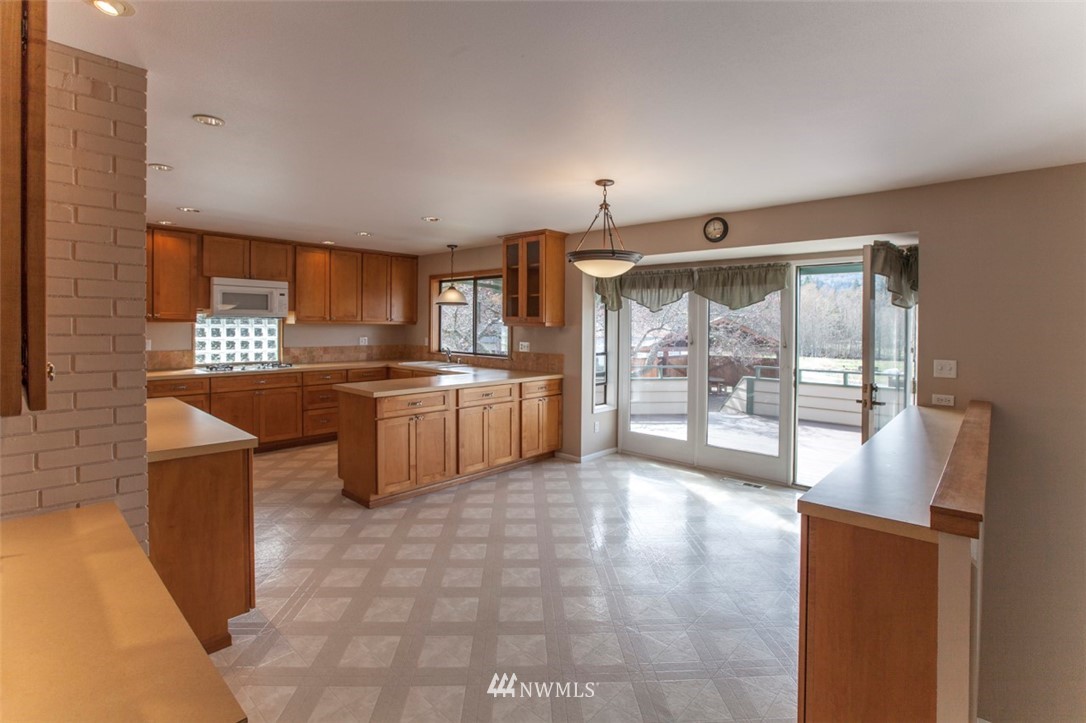 4089 Y Road Bellingham, WA 98226 - Photo 7 of 25 Gallery Image 7