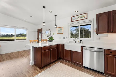 $1,100,000 | 64-276 Mamalahoa Highway, Kamuela, HI 96743