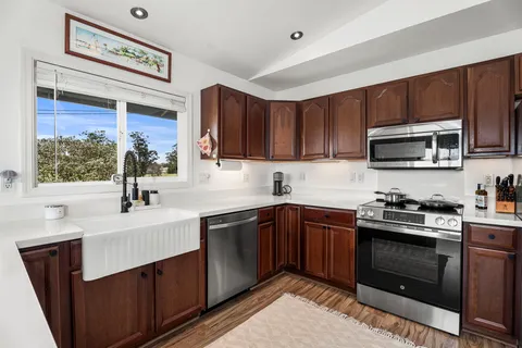 $1,100,000 | 64-276 Mamalahoa Highway, Kamuela, HI 96743