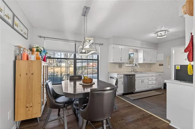 $295,000 | 7921 Yecker Avenue, Kansas City, KS 66109