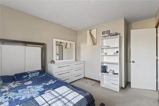 $295,000 | 7921 Yecker Avenue, Kansas City, KS 66109