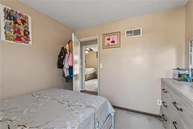 $295,000 | 7921 Yecker Avenue, Kansas City, KS 66109