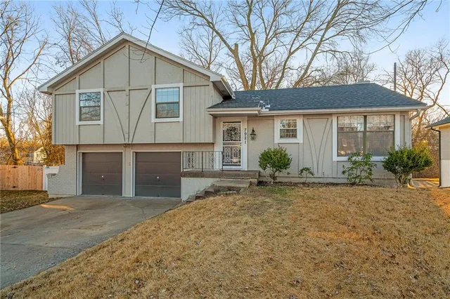 $295,000 | 7921 Yecker Avenue, Kansas City, KS 66109