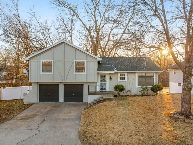 $295,000 | 7921 Yecker Avenue, Kansas City, KS 66109