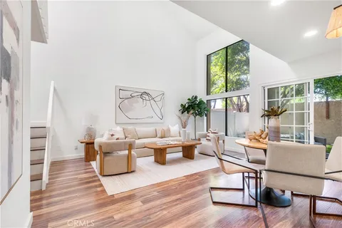 $825,000 | 900 Hyde Court, Costa Mesa, CA 92626