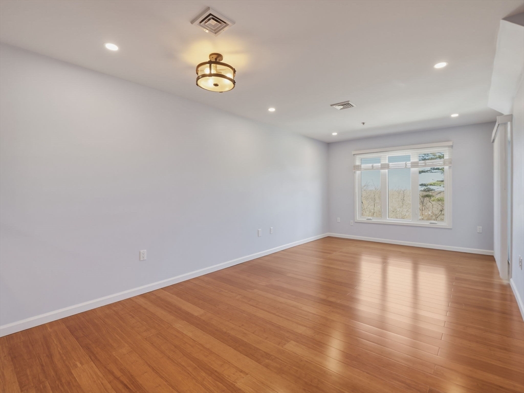 4 Duck Pond Road, Unit 225 Beverly, MA 01915 - Photo 11 of 42