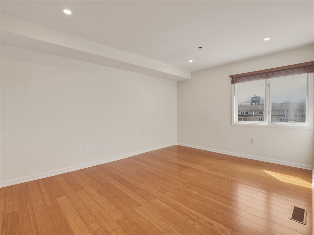 4 Duck Pond Road, Unit 225 Beverly, MA 01915 - Photo 15 of 42