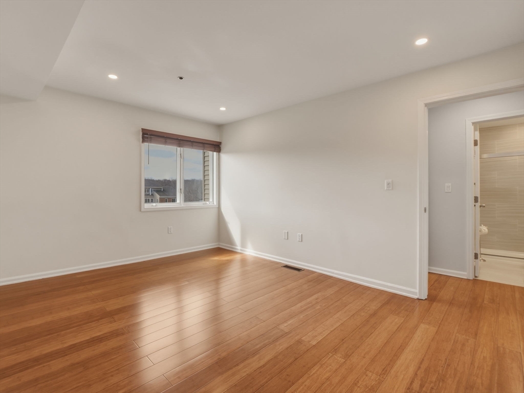 4 Duck Pond Road, Unit 225 Beverly, MA 01915 - Photo 20 of 42