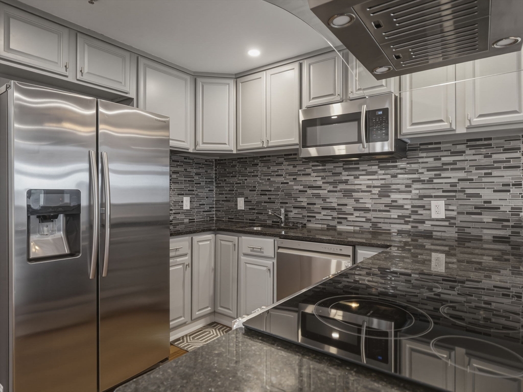 4 Duck Pond Road, Unit 225 Beverly, MA 01915 - Photo 2 of 42