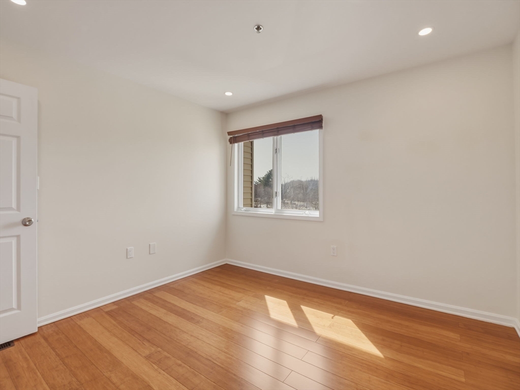 4 Duck Pond Road, Unit 225 Beverly, MA 01915 - Photo 21 of 42