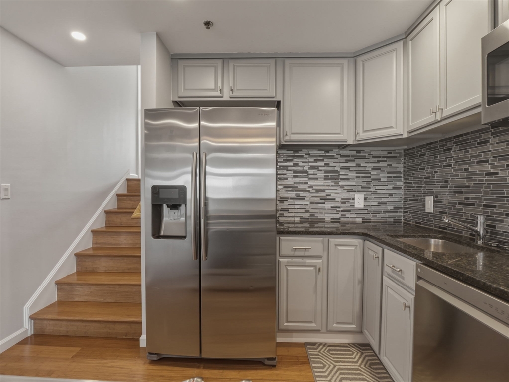 4 Duck Pond Road, Unit 225 Beverly, MA 01915 - Photo 4 of 42