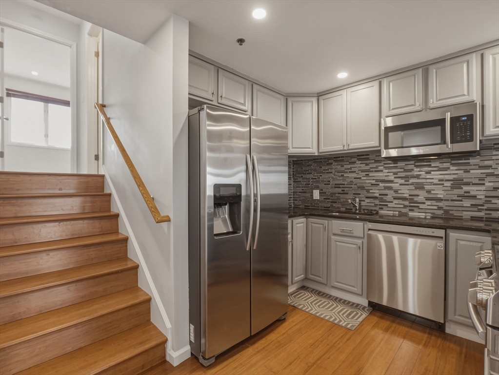 4 Duck Pond Road, Unit 225 Beverly, MA 01915 - Photo 5 of 42