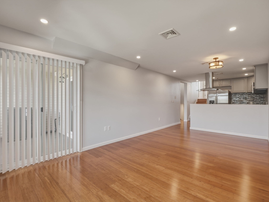 4 Duck Pond Road, Unit 225 Beverly, MA 01915 - Photo 9 of 42