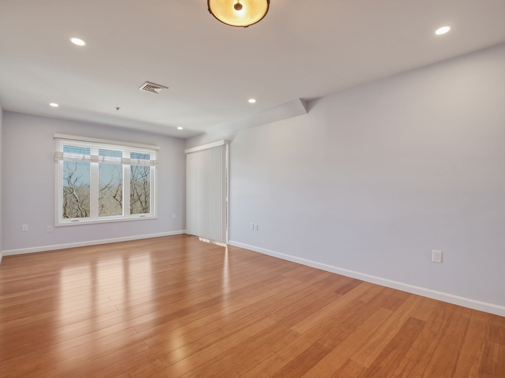 4 Duck Pond Road, Unit 225 Beverly, MA 01915 - Photo 10 of 42