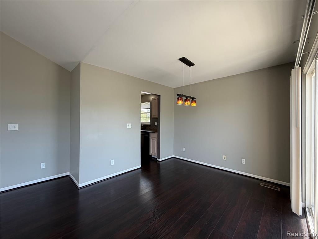 1908 Flagstone Circle Rochester, MI 48307 - Photo 10 of 25