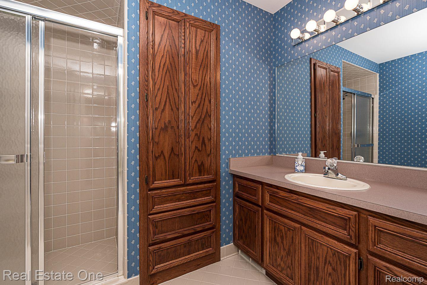 1926 Brookfield Road Rochester, MI 48306 - Photo 48 of 70 Gallery Image 48