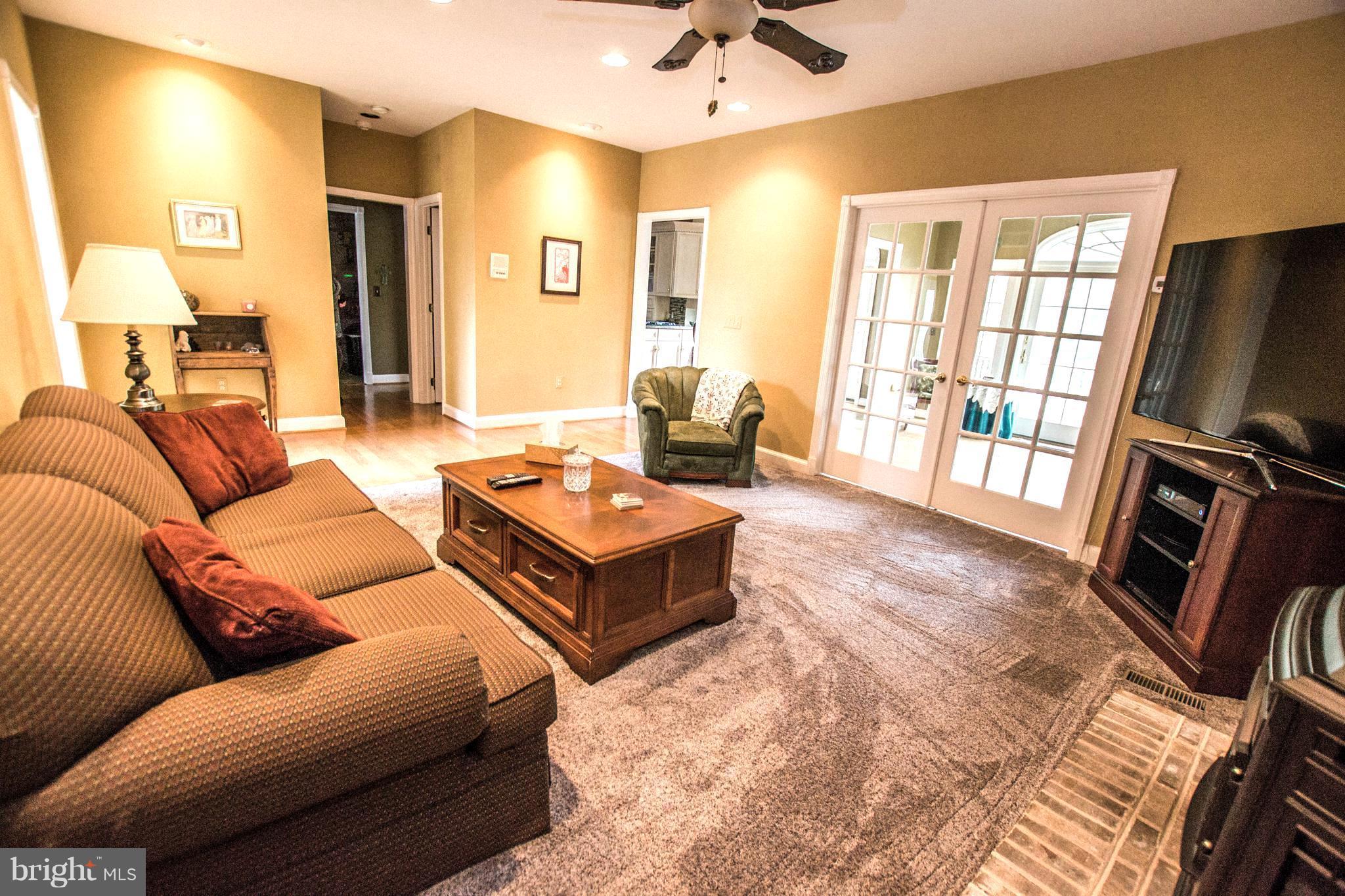 279 Bell Road Westminster, MD 21158 - Photo 20 of 30 Living Room