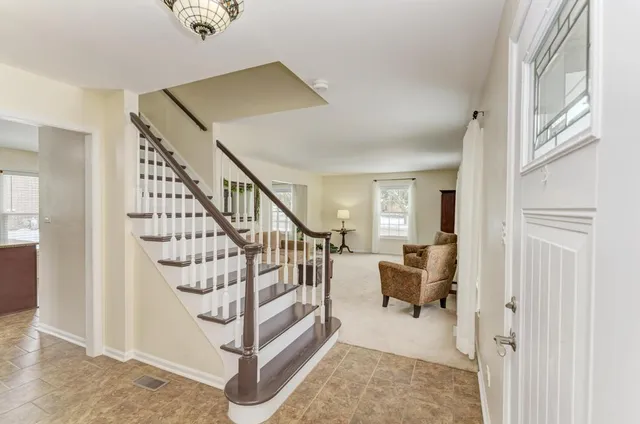 $679,000 | 1010 West Haven Drive, Arlington Heights, IL 60005