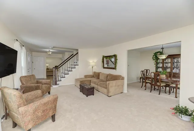 $679,000 | 1010 West Haven Drive, Arlington Heights, IL 60005