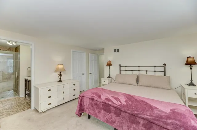 $679,000 | 1010 West Haven Drive, Arlington Heights, IL 60005