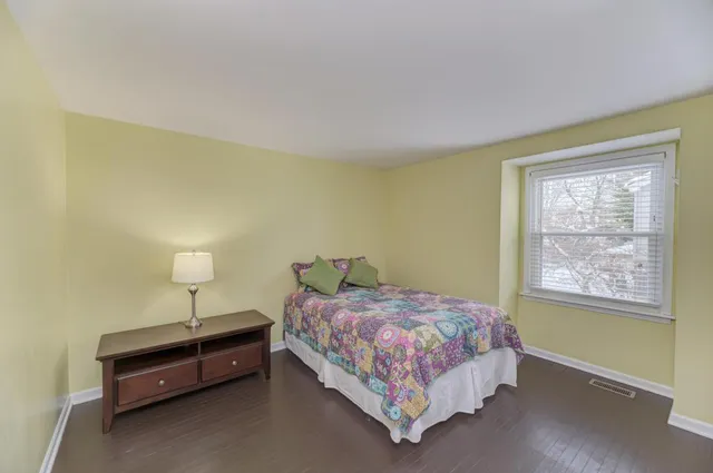 $679,000 | 1010 West Haven Drive, Arlington Heights, IL 60005