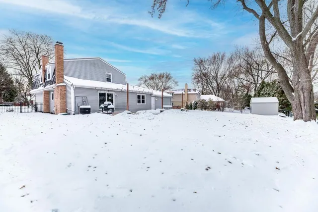 $679,000 | 1010 West Haven Drive, Arlington Heights, IL 60005