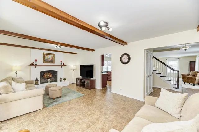 $679,000 | 1010 West Haven Drive, Arlington Heights, IL 60005