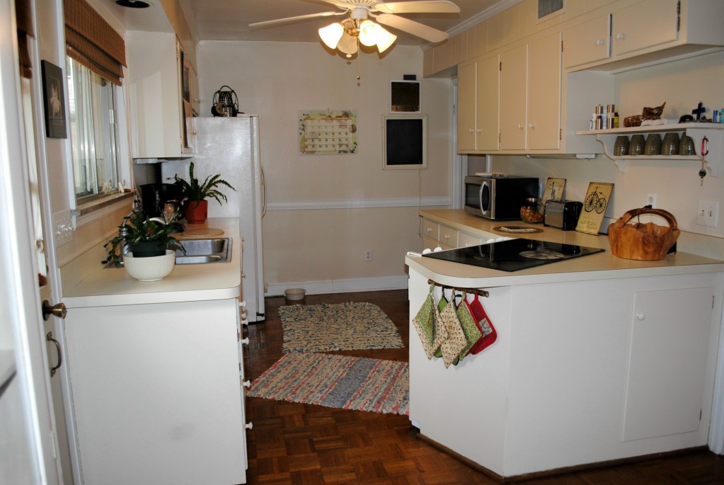 3867 Darlington Road Southwest Roanoke, VA 24018 - Photo 14 of 18 Kitchen