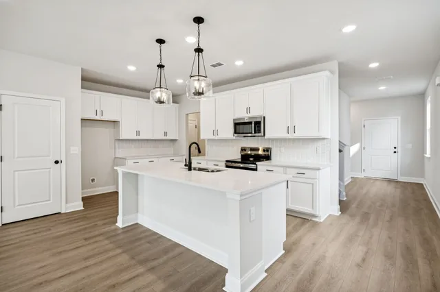 $585,815 | 1090 Large Poppy Drive, La Vergne, TN 37086