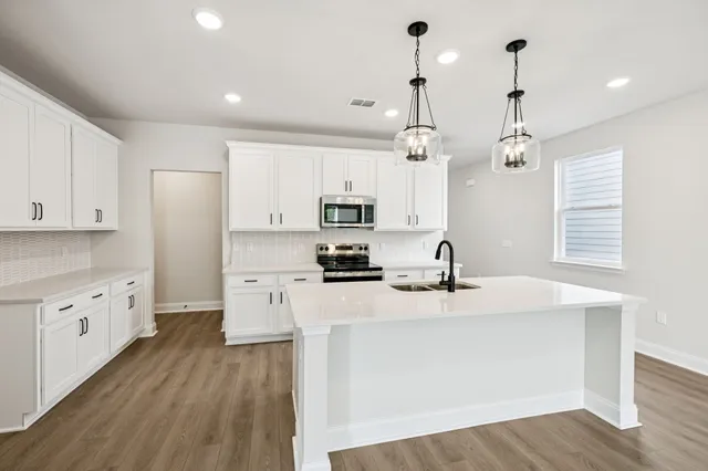 $585,815 | 1090 Large Poppy Drive, La Vergne, TN 37086