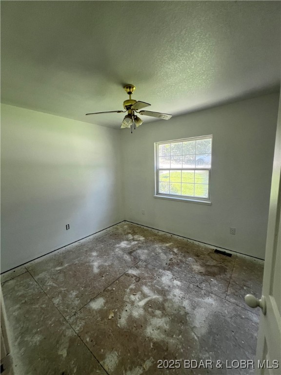 1509 Oak Bend Road Northeast Sunrise Beach, MO 65079 - Photo 8 of 32