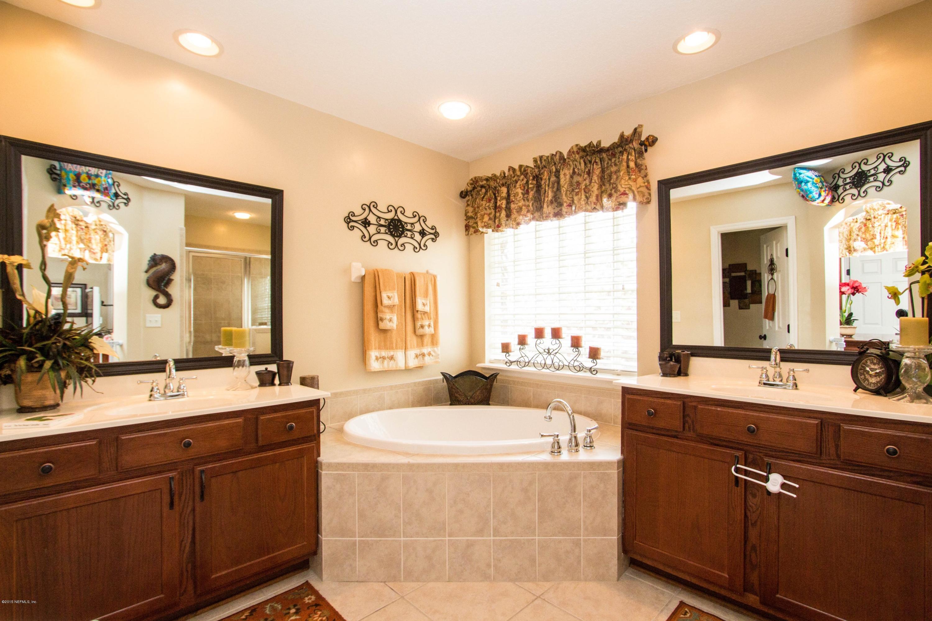 1659 Lockend Road Jacksonville, FL 32221 - Photo 20 of 35 Master Bath