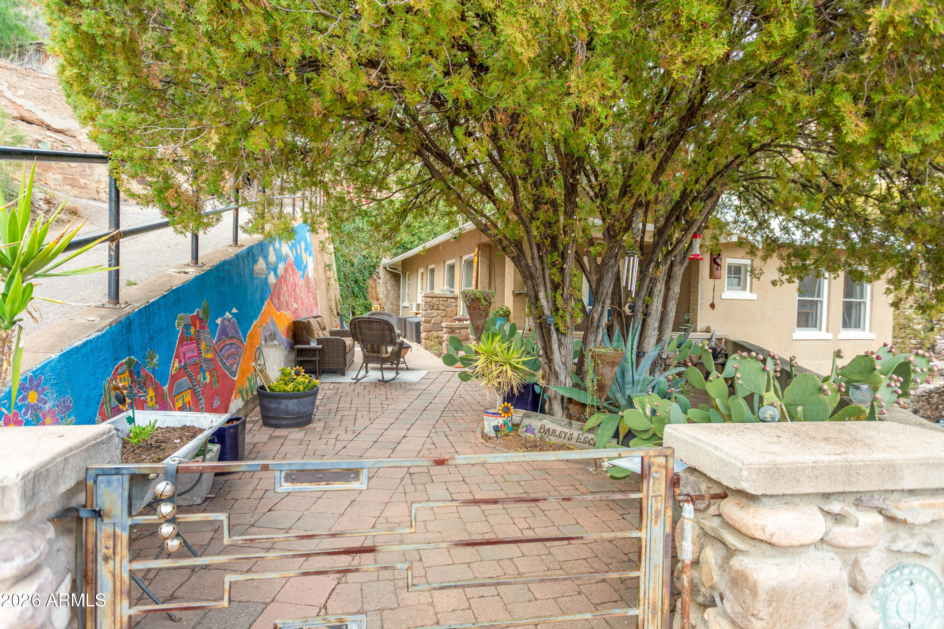 14 Maxfield Avenue Bisbee, AZ 85603 - Photo 5 of 40 Front 1
