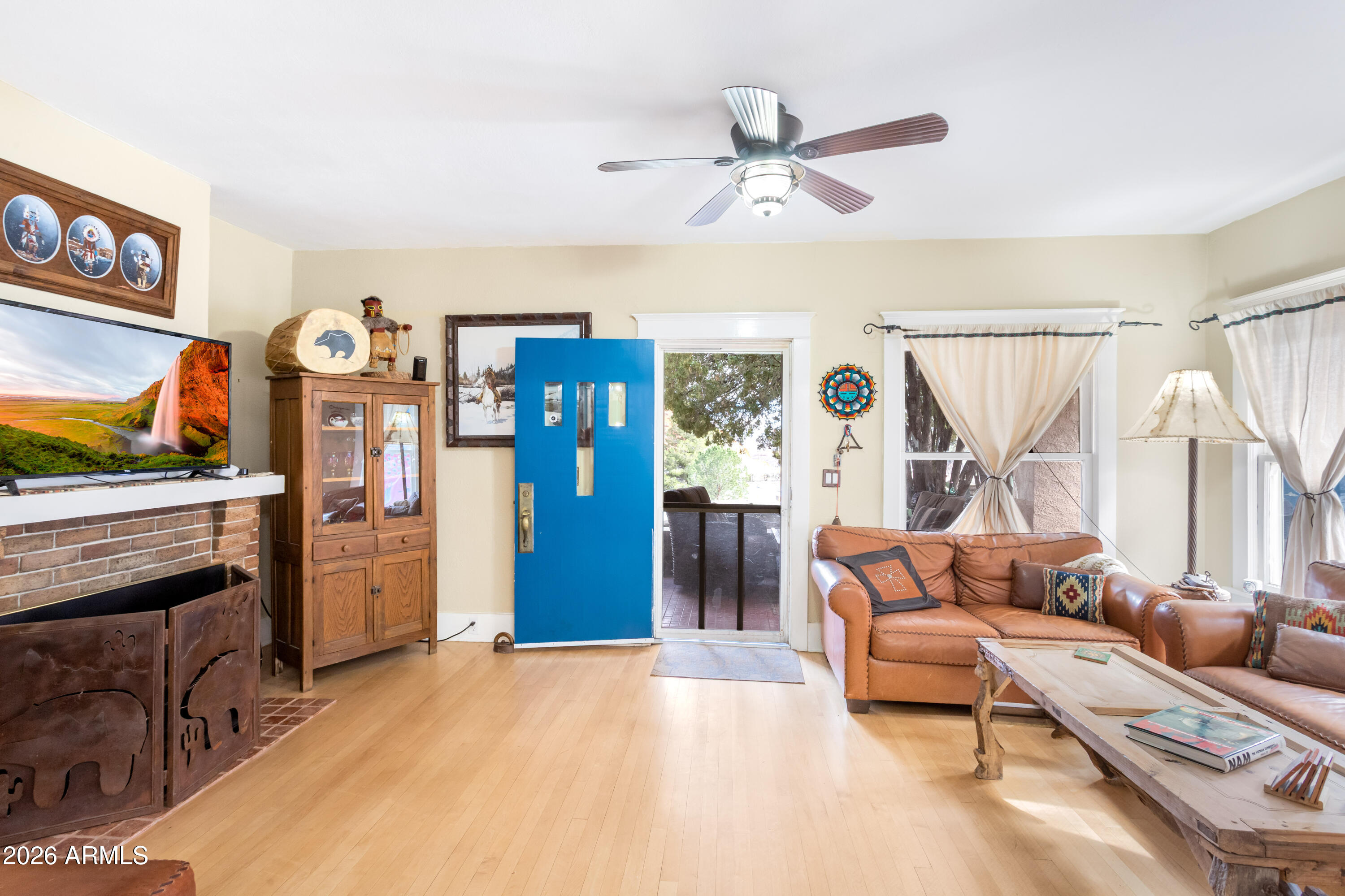 14 Maxfield Avenue Bisbee, AZ 85603 - Photo 8 of 40 Living Room 3