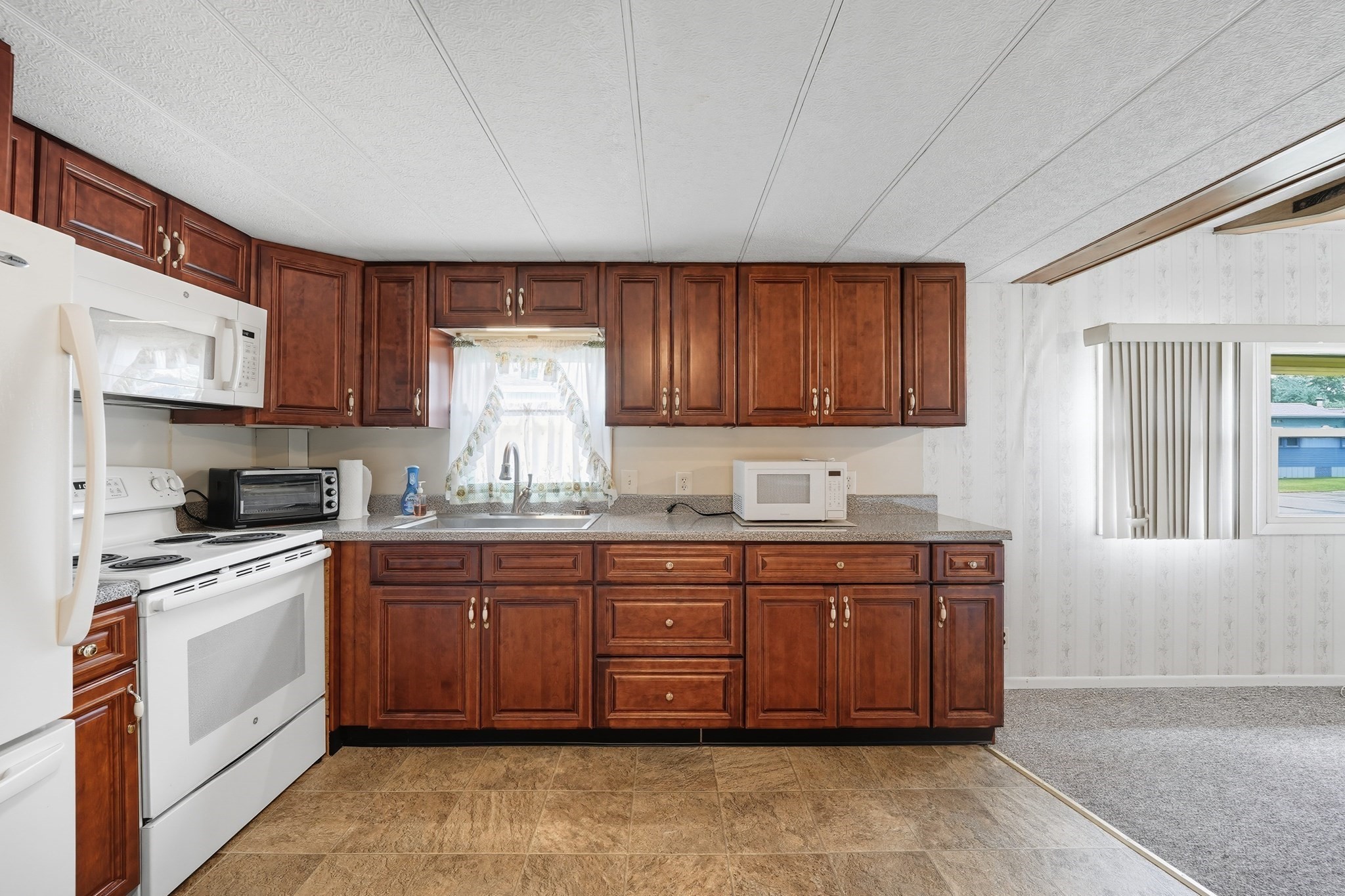 70 Shumway Street, Unit B12 Springfield, MA 01119 - Photo 7 of 20 Gallery Image 7