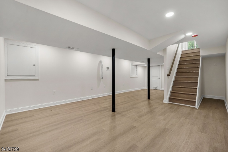 34 Miller Road Cranbury, NJ 08512 - Photo 14 of 37