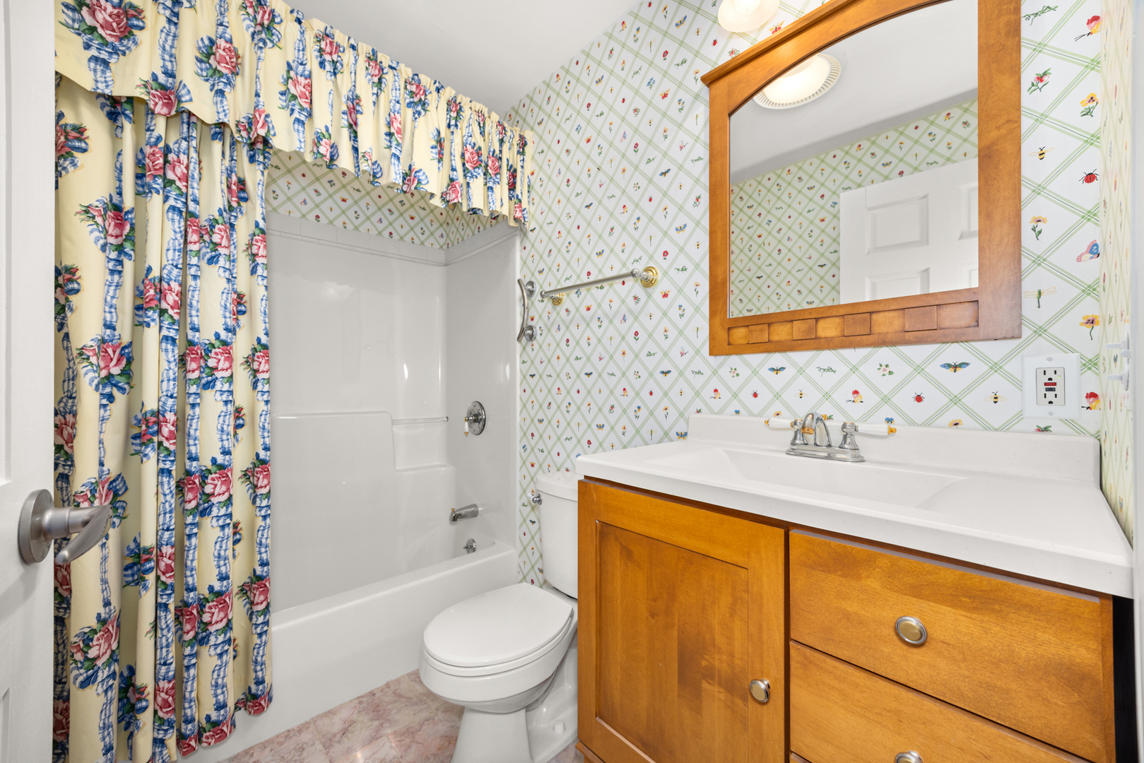 401 Greenwood Road Glenview, IL 60025 - Photo 20 of 30 a bathroom with a sink toilet and shower