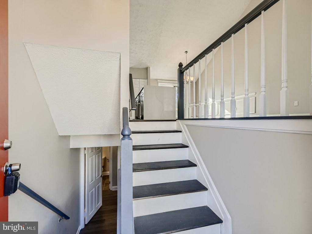 9318 Ramblebrook Road Nottingham, MD 21236 - Photo 4 of 43