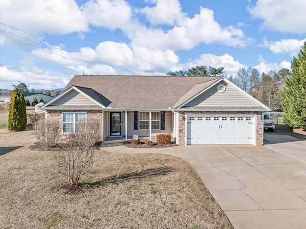 $369,900 | 224 Homer Johnson Court, Inman, SC 29349