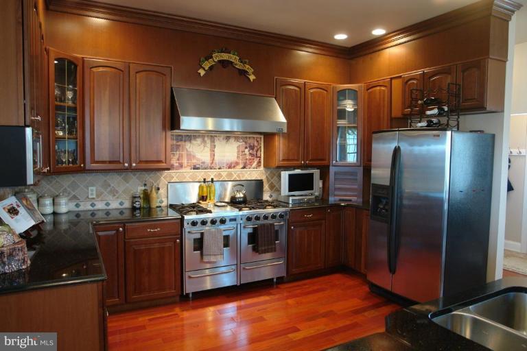 19936 Lincoln Road Purcellville, VA 20132 - Photo 3 of 30 Kitchen