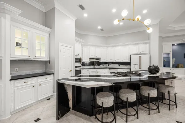 $1,350,000 | 27 Morning Arbor Place, The Woodlands, TX 77381