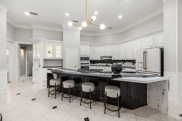 $1,350,000 | 27 Morning Arbor Place, The Woodlands, TX 77381