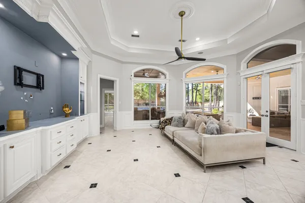 $1,350,000 | 27 Morning Arbor Place, The Woodlands, TX 77381