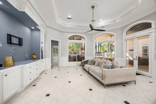 $1,350,000 | 27 Morning Arbor Place, The Woodlands, TX 77381