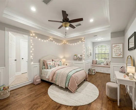 $1,350,000 | 27 Morning Arbor Place, The Woodlands, TX 77381